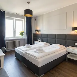 Executive 3 Bedroom By Your Freedom Apartment Warsaw